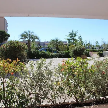 Studio Avec Terrasse Port De Hyeres Exterior photo