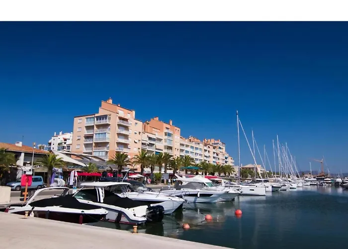Studio Avec Terrasse Port De Hyeres
